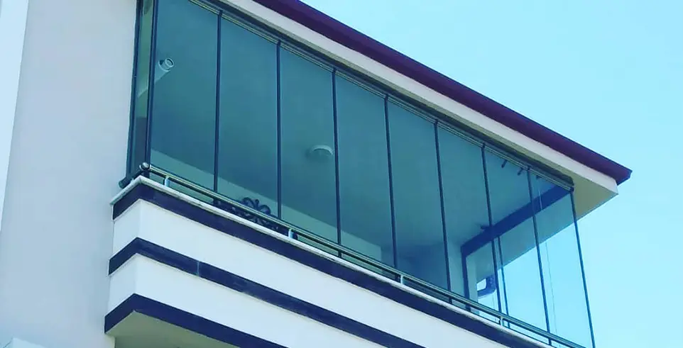 Sakarya'da Isıcamlı Cam Balkonlar: Estetiği ve Konforu Bir Arada Yaşayın
